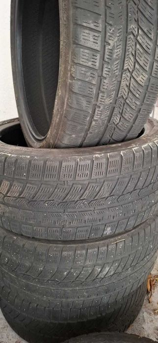 Anvelope de iarna. M+S 225/40.R18