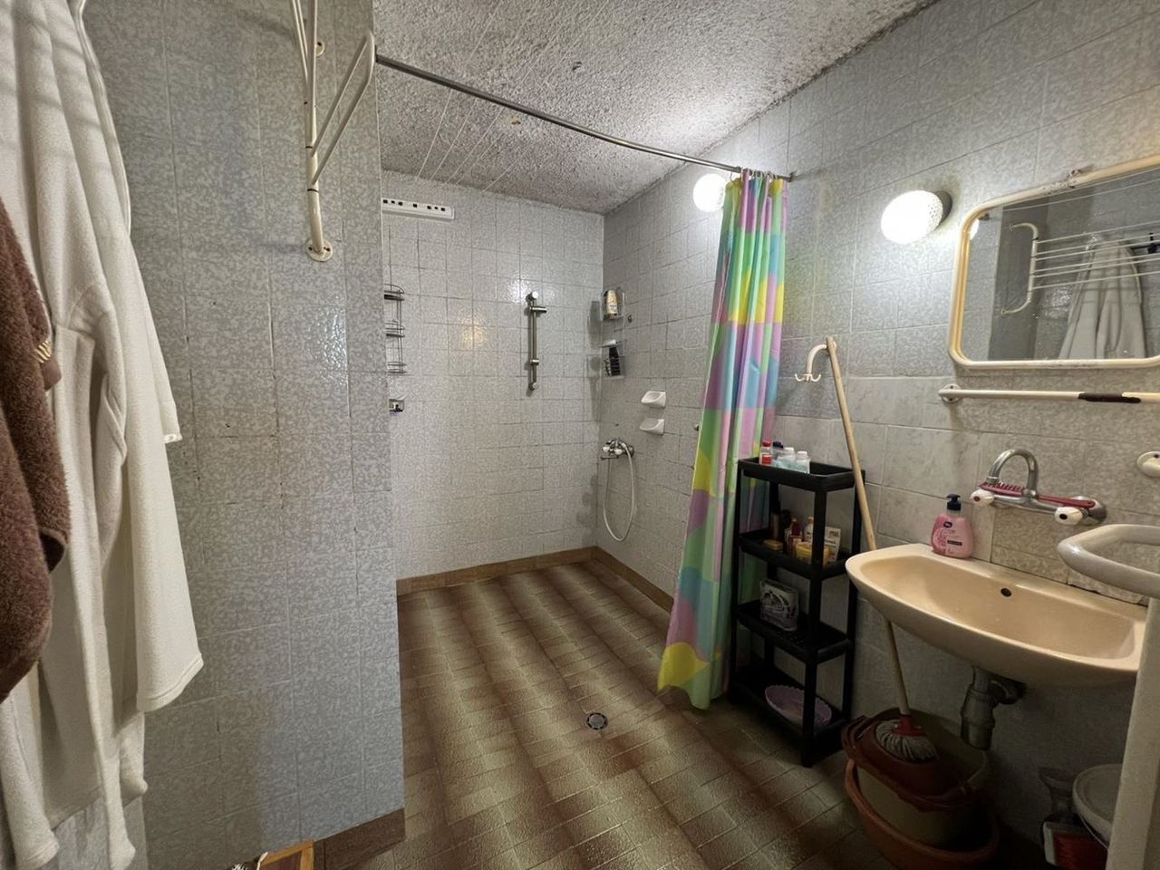 Продава се Тристаен апартамент в София, Гевгелийски - 72 кв.м за 1973 €/кв.м - Снимка #8