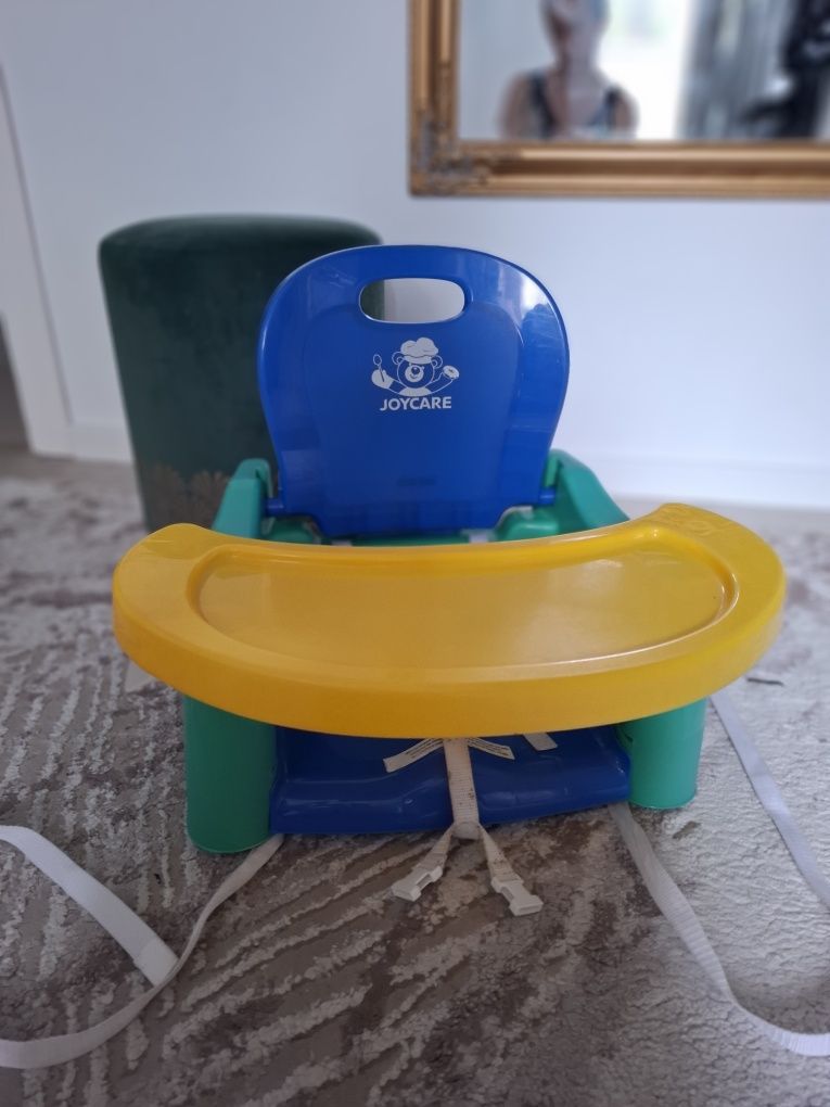Scaun de masa portabil