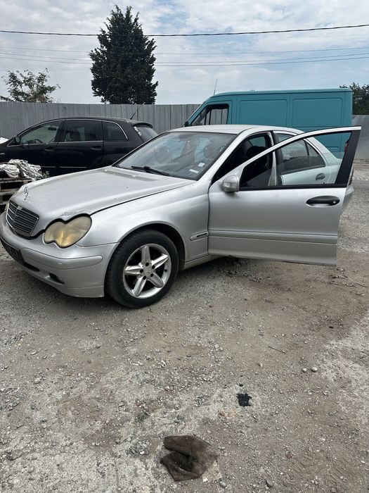 На Части! Mercedes C220 CDI w203 143кс ръчка
