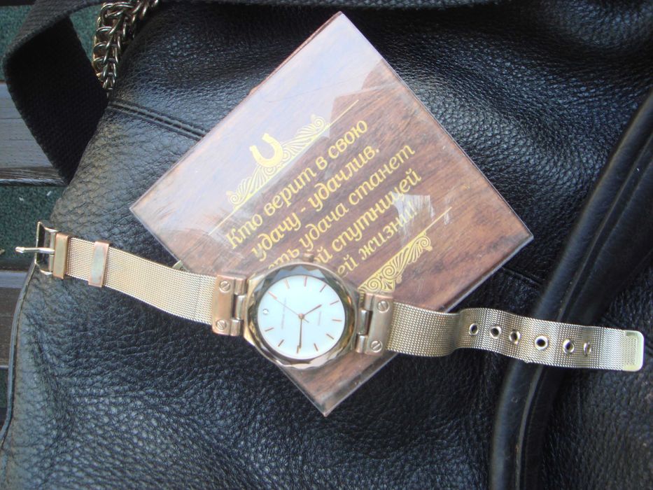 Часы ADRIENNE VITTADINI часы с перламутром  США Мужские Кварц Рабочие