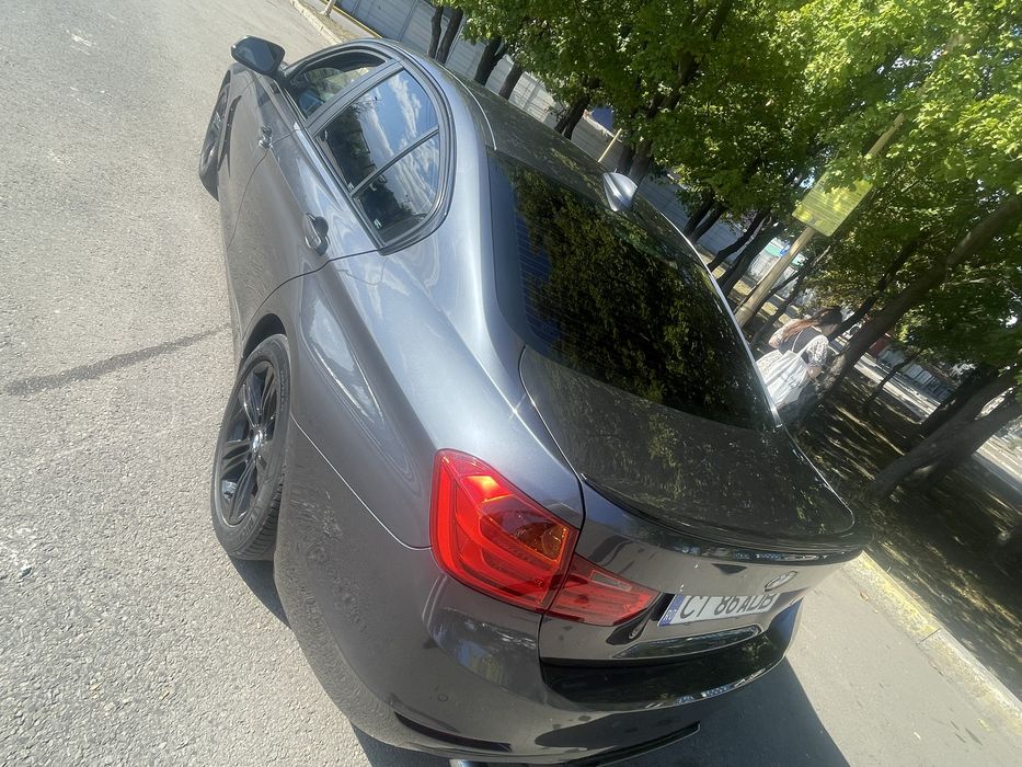BMW Seria 3 F30 – 2.0i 184 CP – Benzină – Cutie automată – An 2012