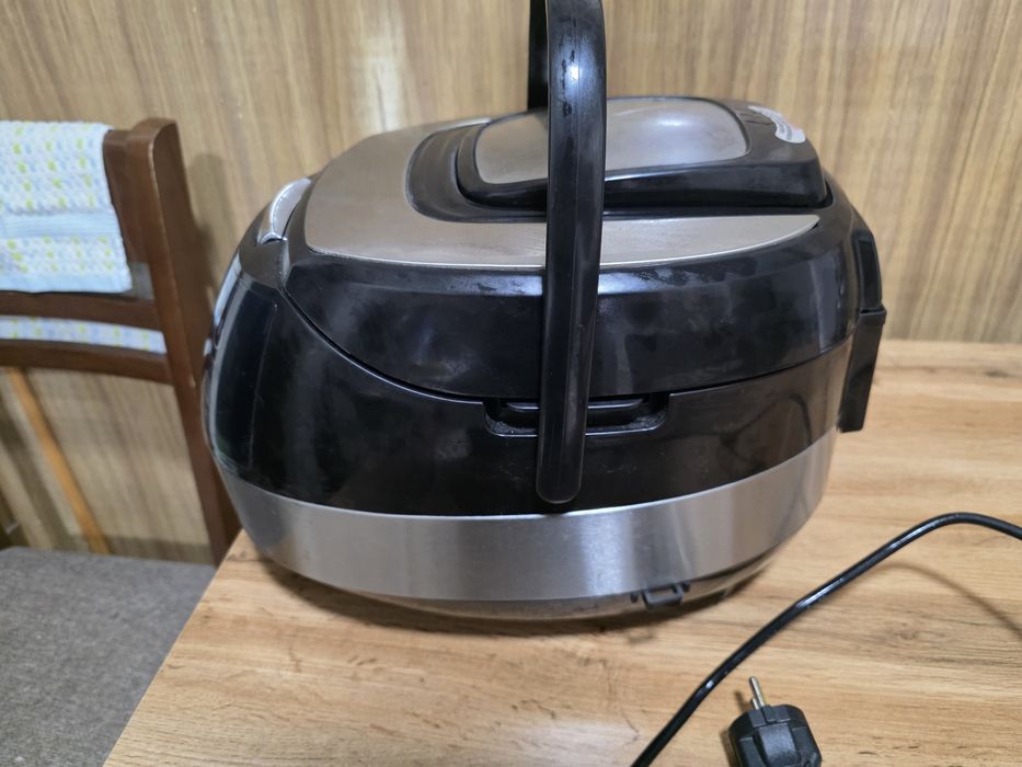 Срочно продаю мультиварку Redmond в рабочем состоянии.