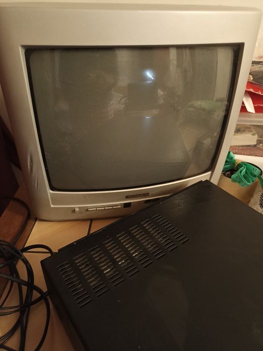 Телевизор,рабочий,хорошо ярко показывает,"Thomson ", высота34, глубина