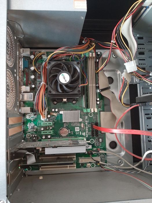 Компютър за части - 2 GB RAM