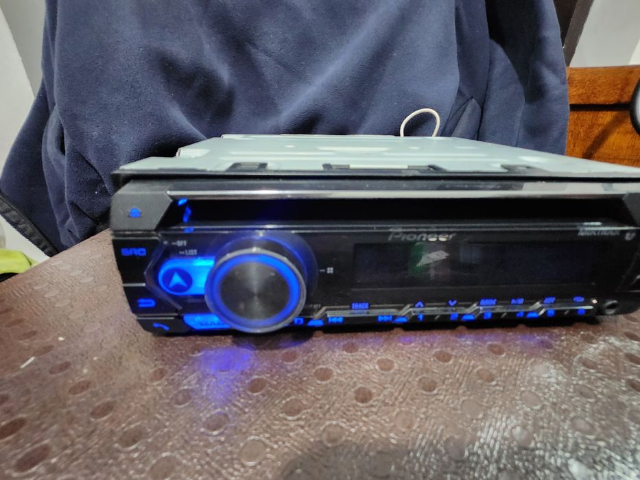 Продам магнитолу пионер 4250 бт