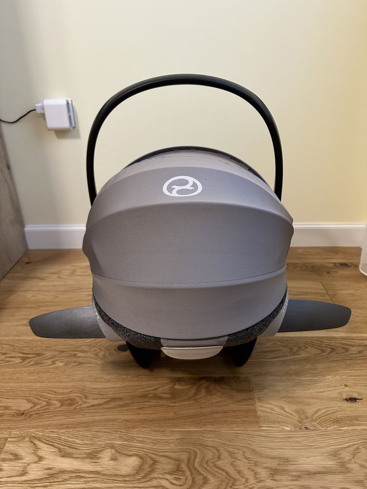 Продавам детско столче за кола Cybex CLOUD Z2+ летен калъф