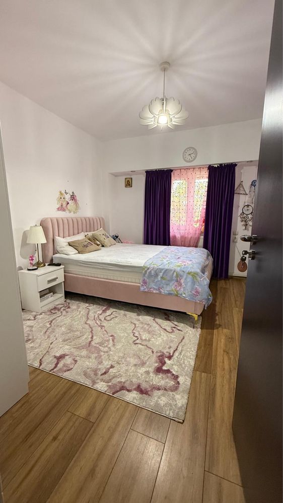 Apartament 4 camere Otopeni decomandat Central.