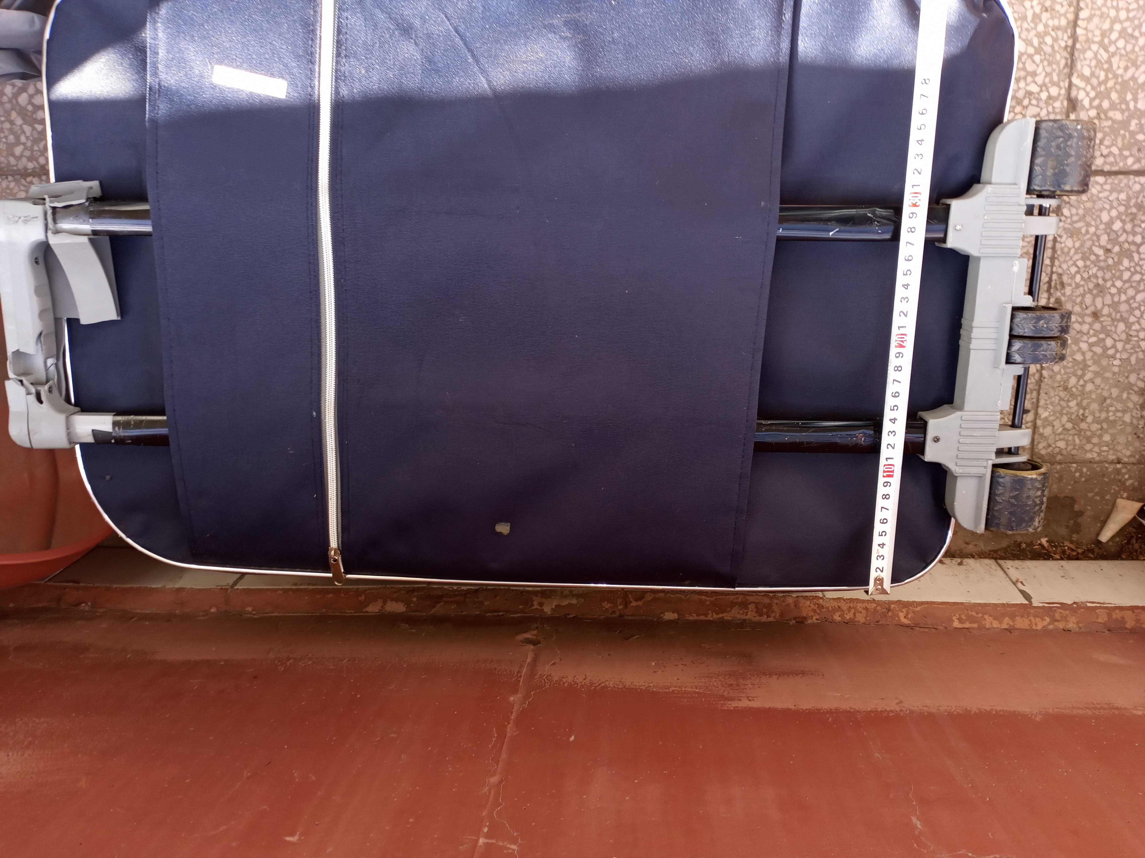 Реквизитни ретро куфари, дамски чанти и папки +куфар с колела