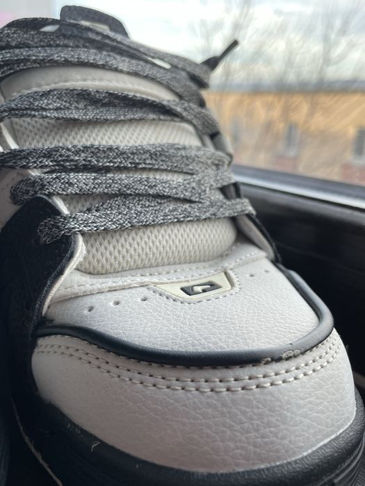 Globe sabre marimea 44