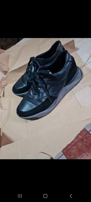 Adidasi piele marimea 40