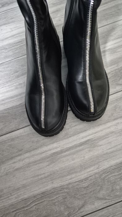 Vand cizme cu fermoar