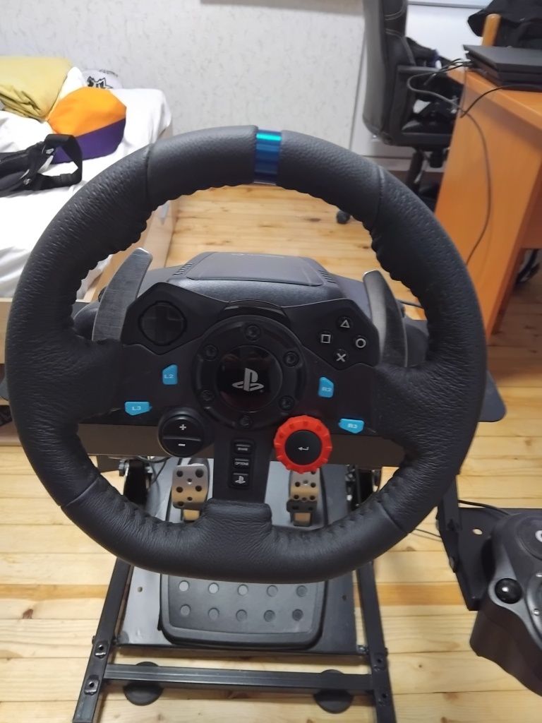 Волан Logitech G29 с педали и скоростен лост