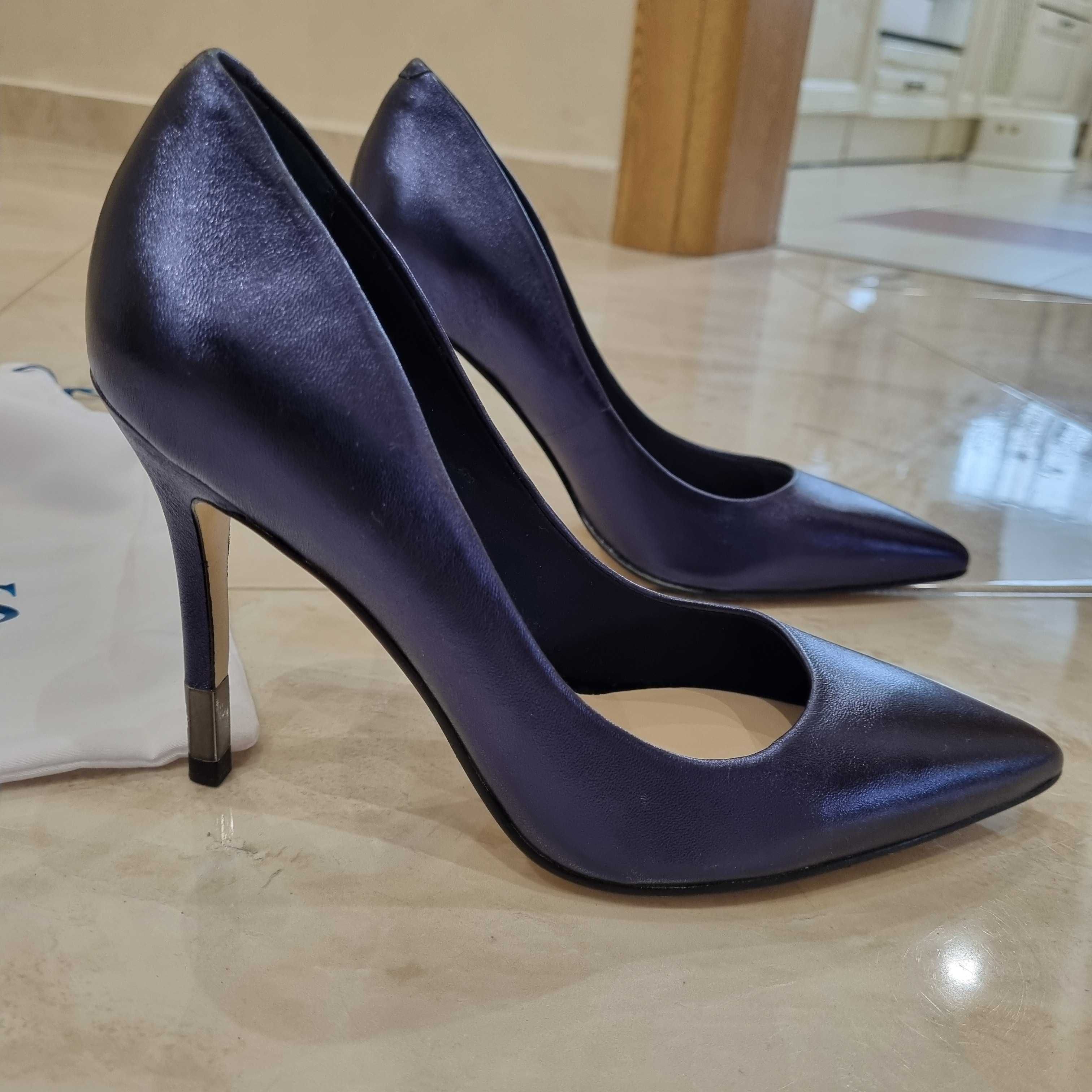Обувки Guess 36 номер - нови