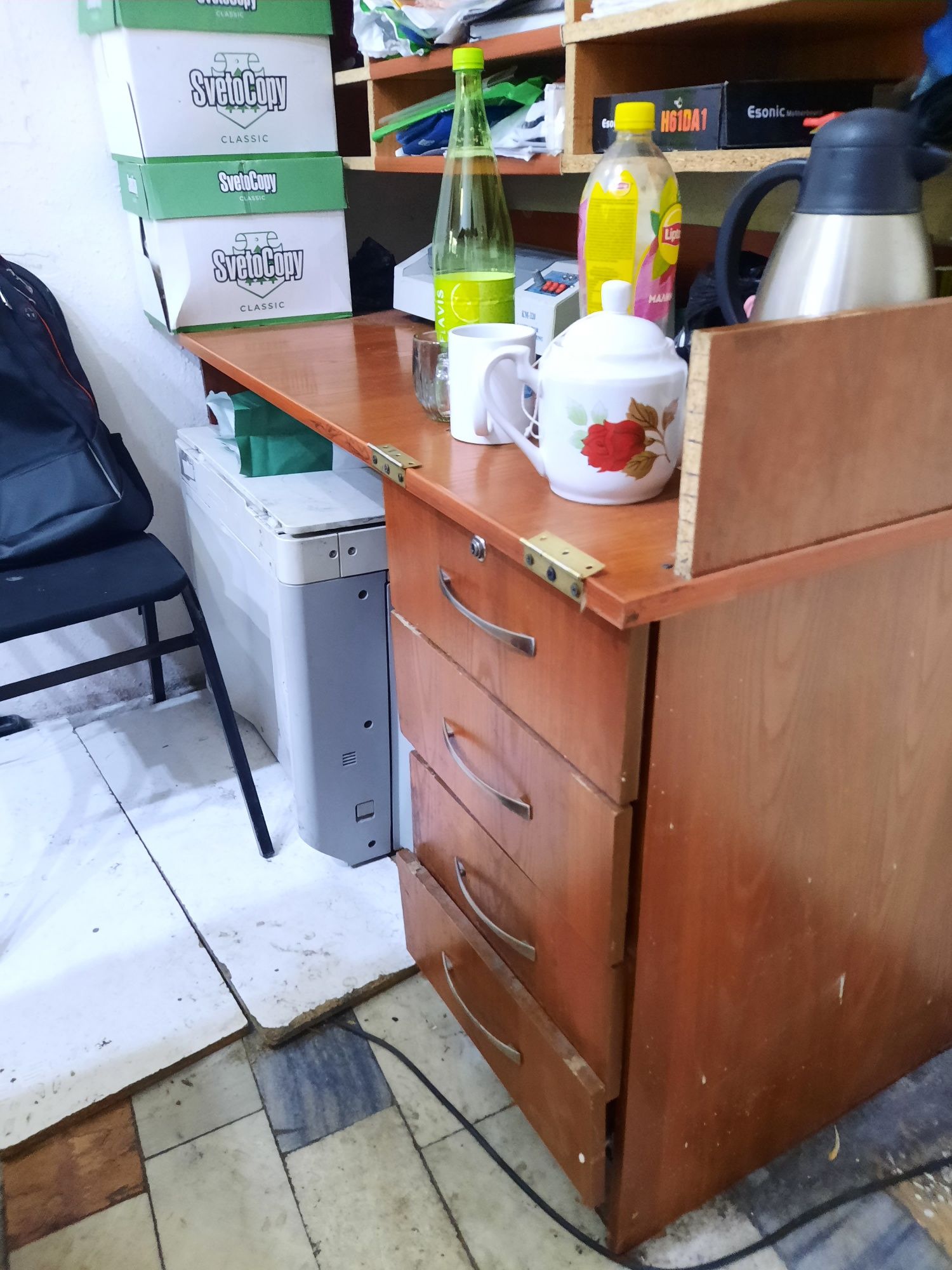 Стол сотилади б/у
