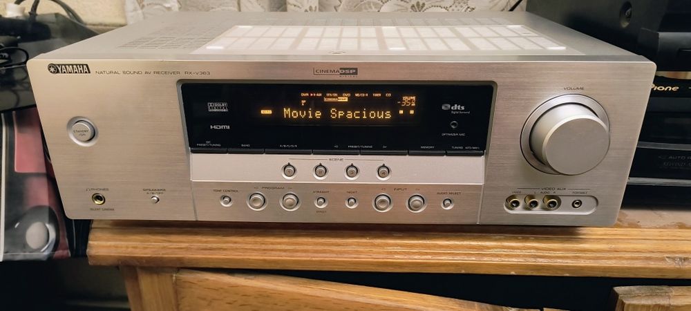 Vând Yamaha RX-V363