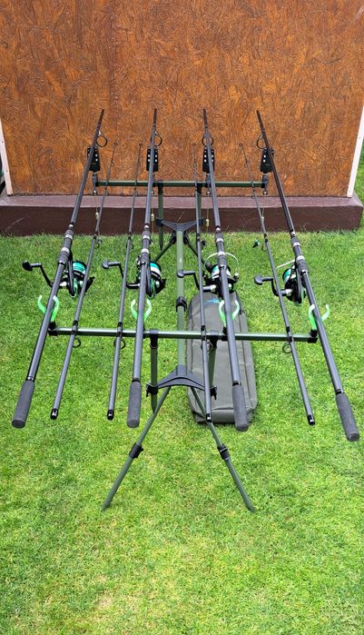 Set Pescuit,4 Lansete Crap 3,90m+4 Mulinete 8000+Rod Pod Echipat
