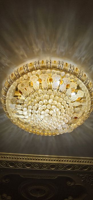 Продам б/у люстру