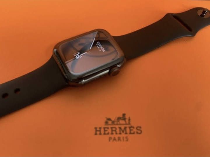 Vând apple watch seria 5 40 mm HERMES