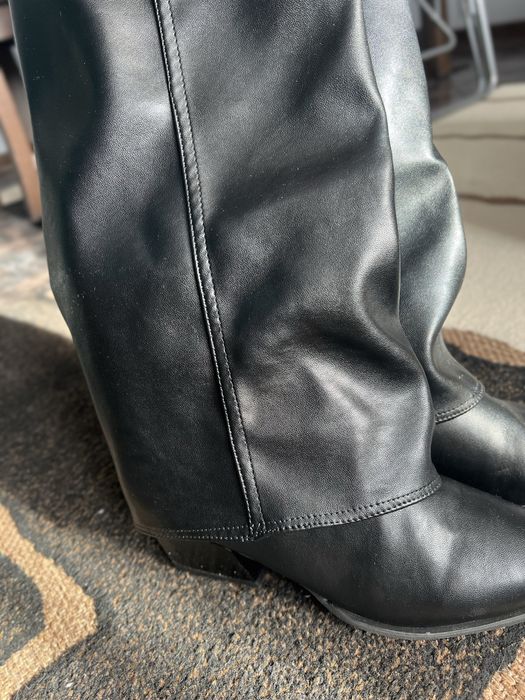 Кожени ботуши с ток