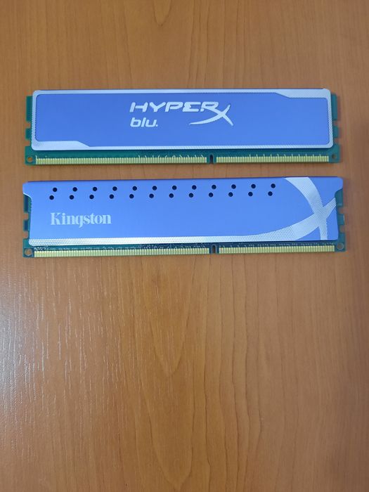 4 placute RAM (se vand si separat)