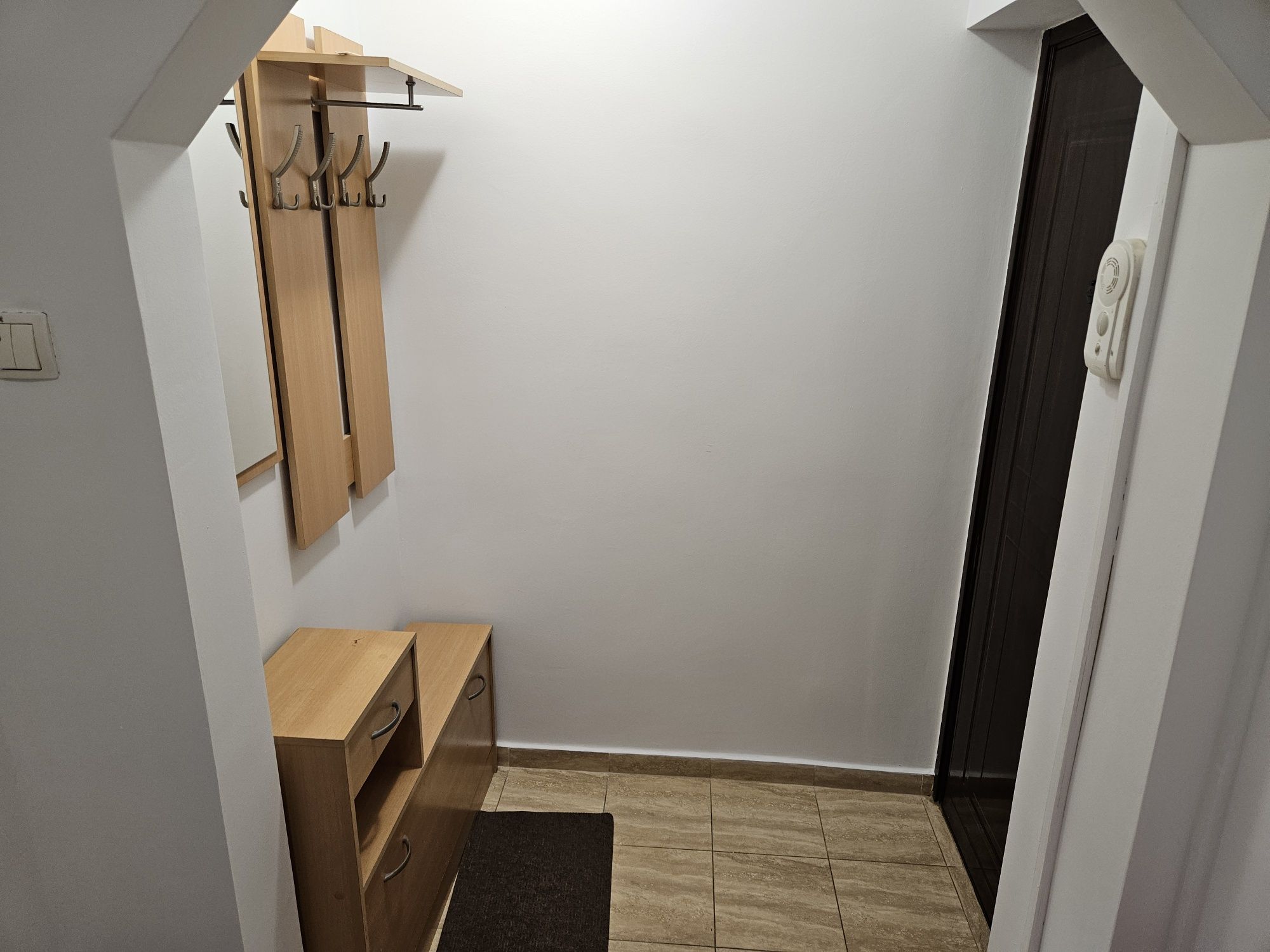 Apartament 2 camere, renovat, mobilat, complet utilat. Brazda Lui Nova