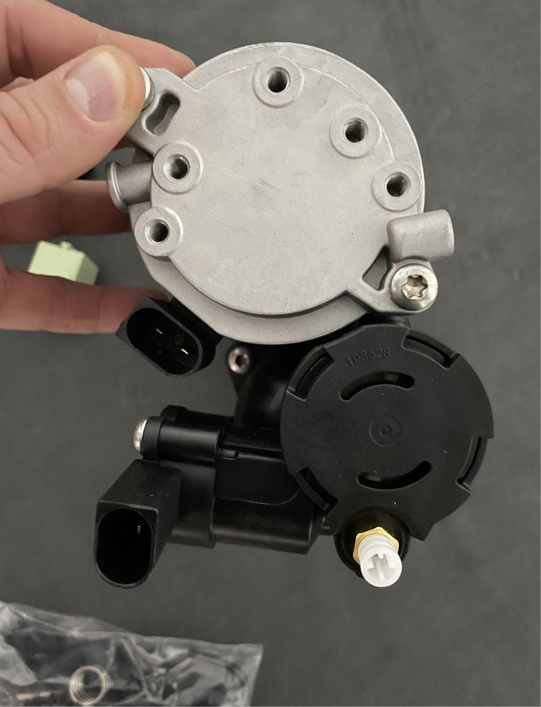 Set compresor aer perne bloc valve releu suspensie Bmw X5 X6 e70 e71