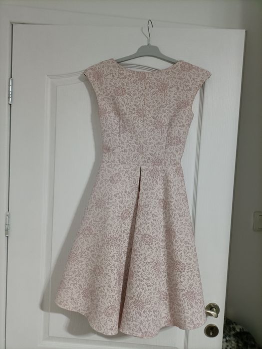 Vând articole de îmbrăcăminte/încălțăminte