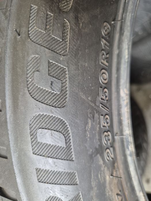 Vand set anvelope Brigestone 235.50.19 iarna
