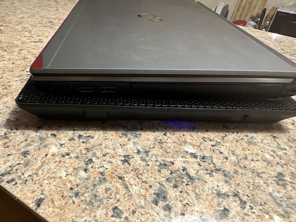 Vand laptop Fujitsu Lifebook P736,I5 6300 2.5GHz,8 Gb Ram, Ssd 480 Gb