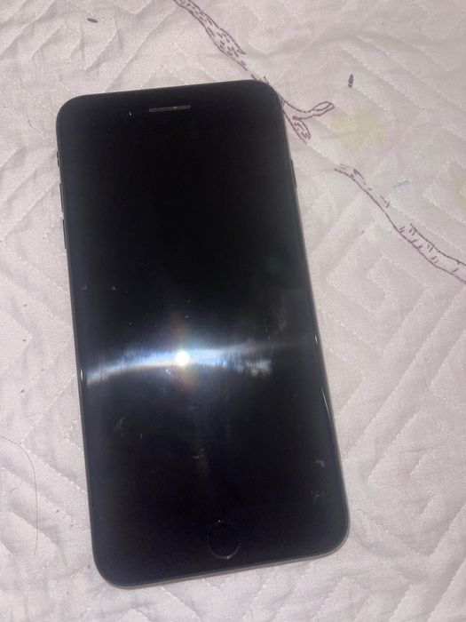 Iphone 7 plus продаю