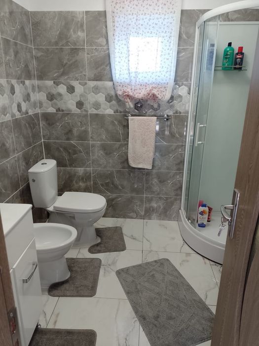 Casa sì gradina de vanzare