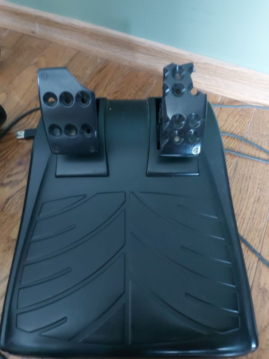 Logitech Driving Force GT-волан и педали