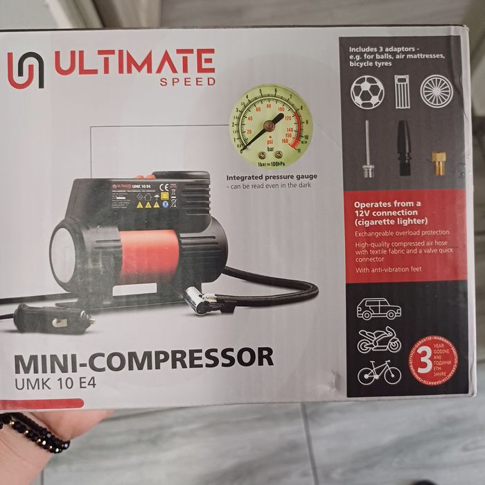 Minicompresor cu manometru conectare bricheta.
Este nou primit cadou.