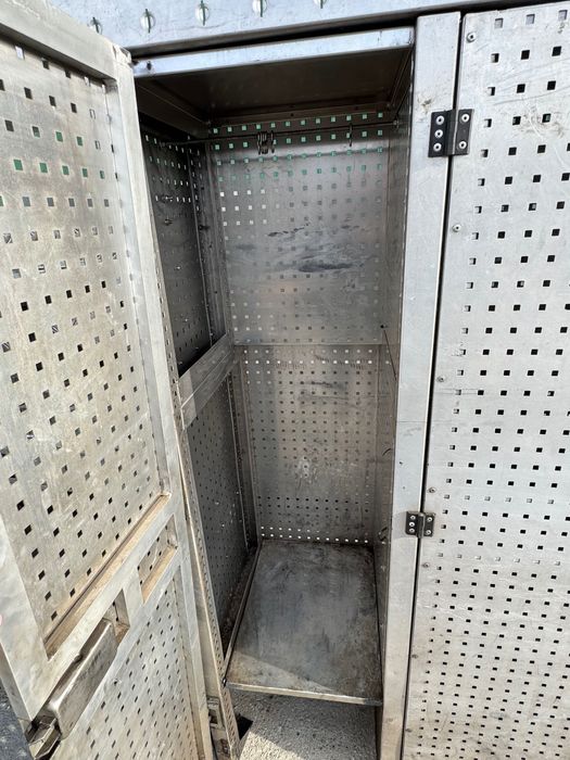 Шкаф за инструменти