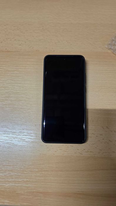 Vând smartphone Vivo X200 PRO