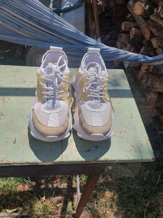 Versace chain reaction