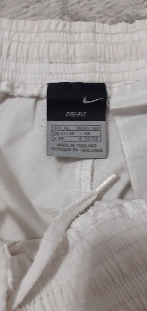 Продам шорты Nike