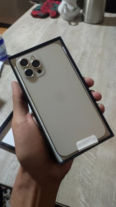 Iphone 12 pro max sotiladi. Xolati zor 128 tali