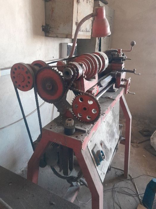 Токарный станок в хорошем состоянии