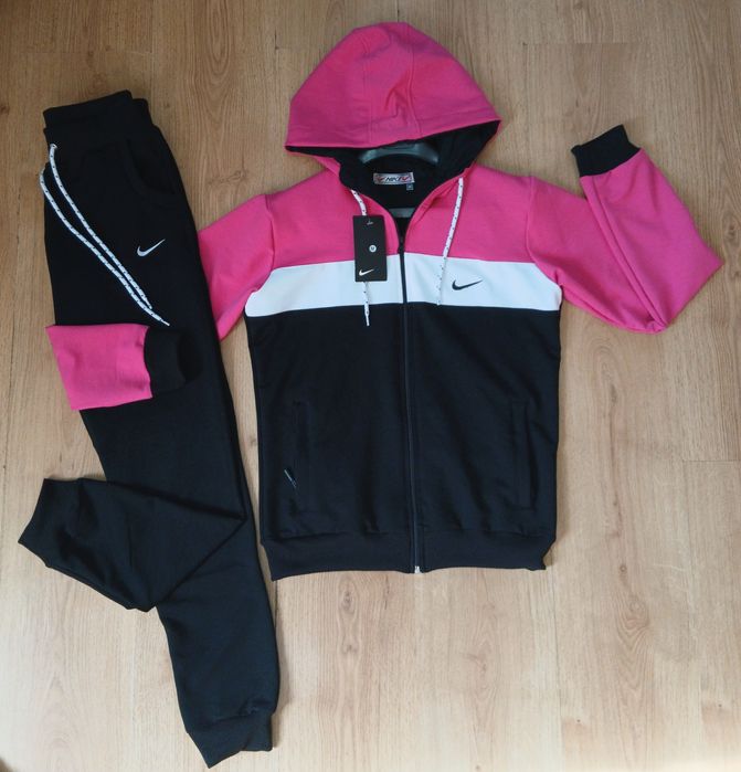 Дамски екип Nike