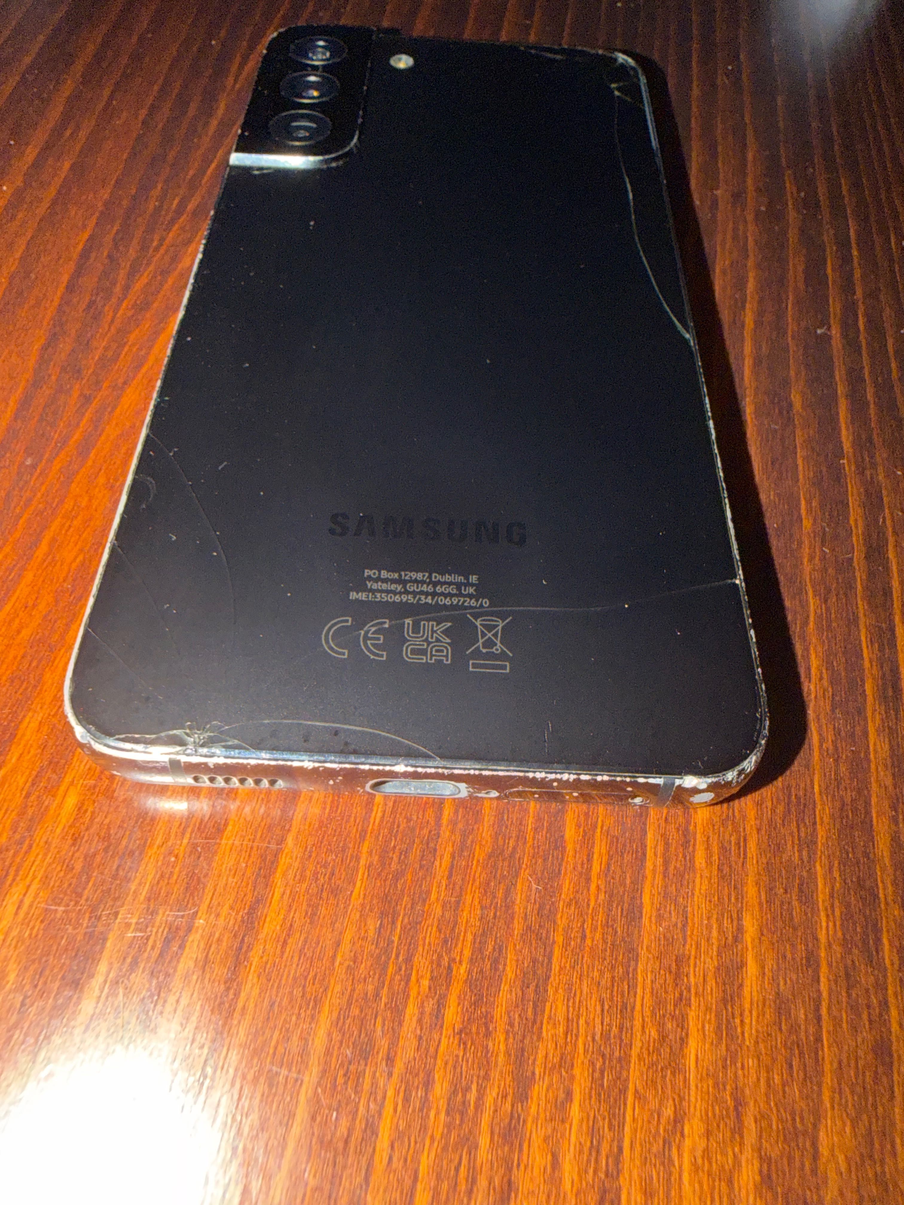 Продавам Samsung S 22+