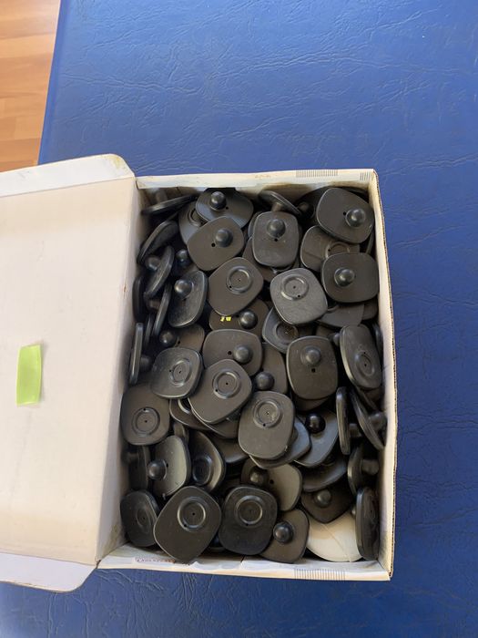 Sistem complet antifurt haine Syntex. Porti antifurt magazine