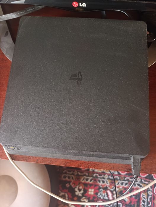 Play Station 4 Slim 1TB