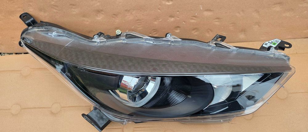 Far dreapta Toyota Yaris 2020 2021 / 2022 2023