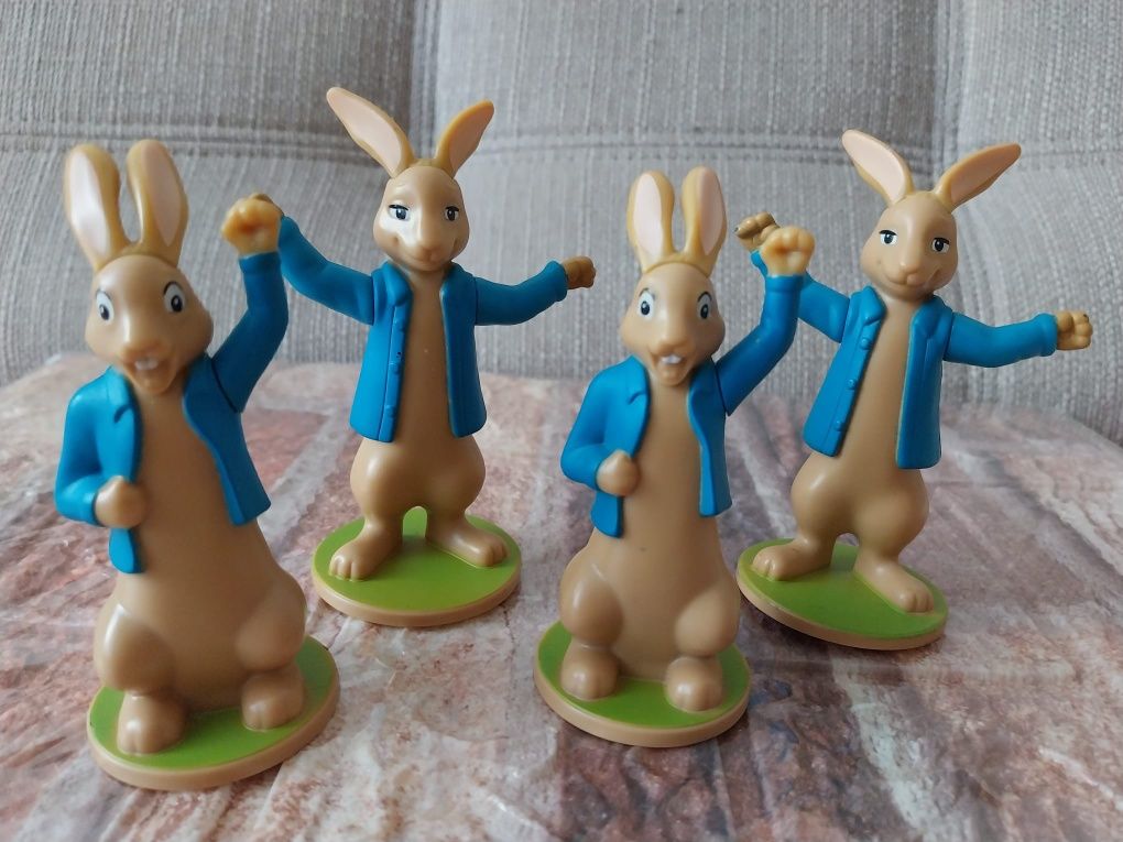 Lot figurine iepurași