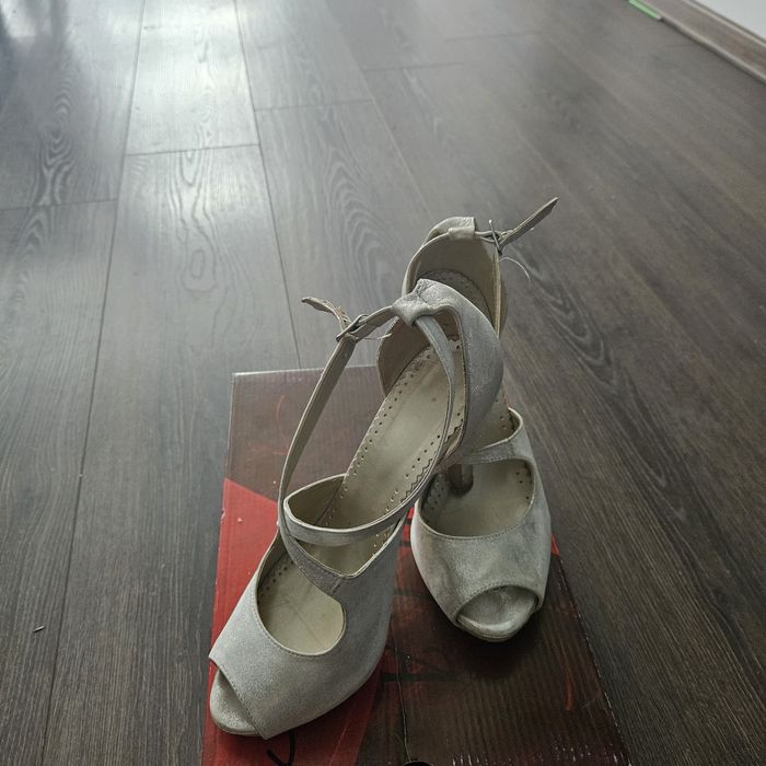 Vand sandale mireasa