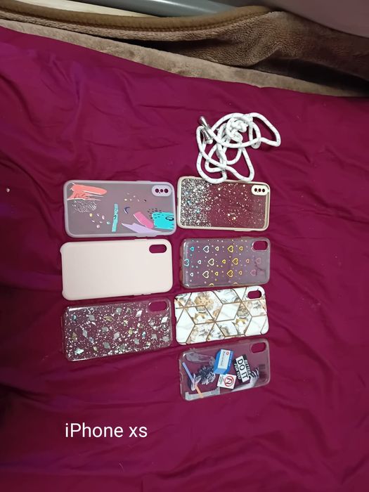 Vând huse de iPhone