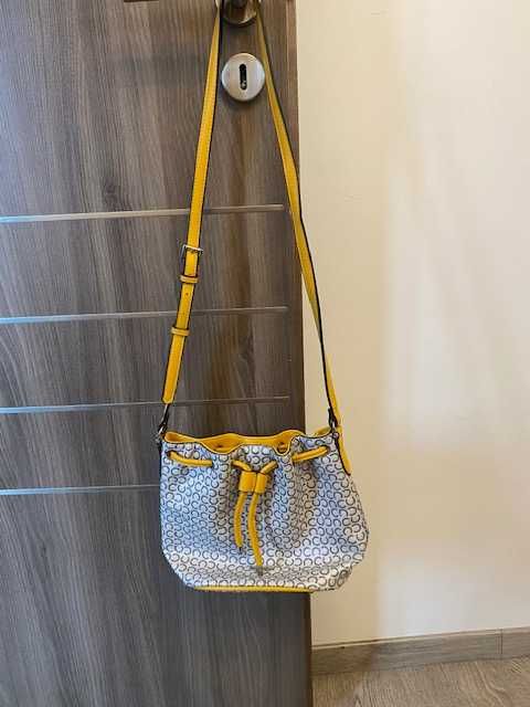 Geanta de umar Carpisa, noua