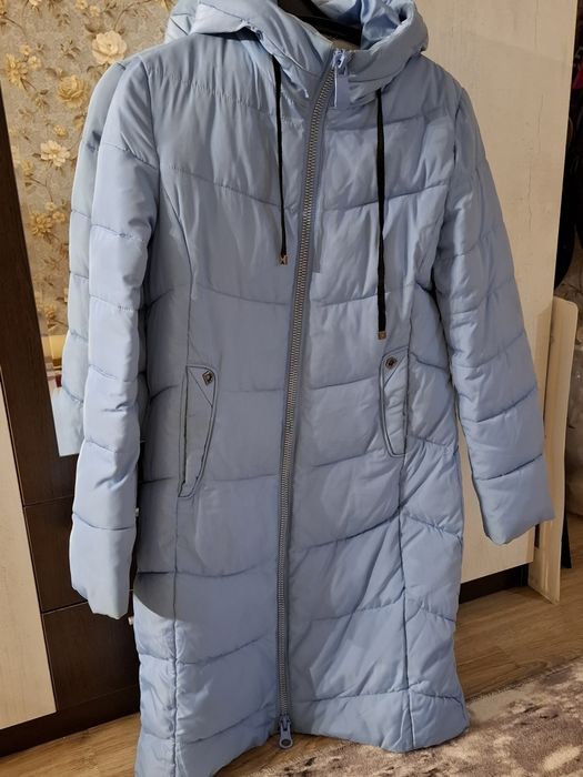 Продам тёплый зимний пуховик (куртка), XXL (50-52), голубой, длинный